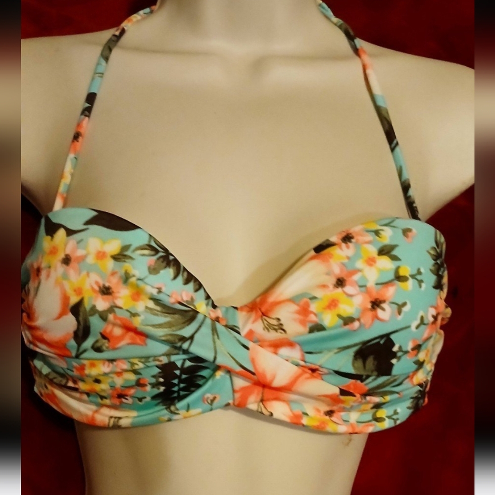 Victoria's Secret Floral bikini top Sz.34B